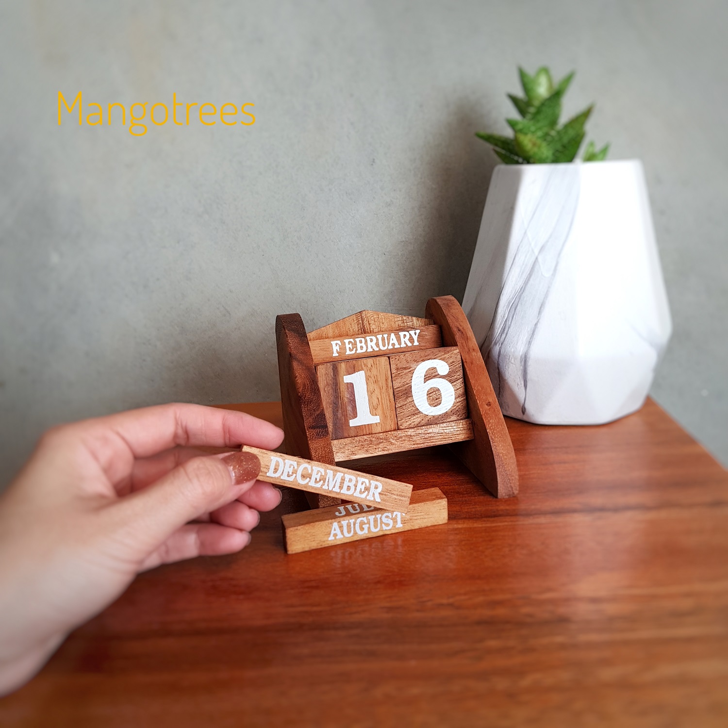 Wooden Flip Chart Card Number Perpetual Desk Calendar For Home