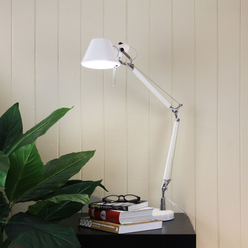 FORMA Retro Styled Adjustable Task Lamp in White