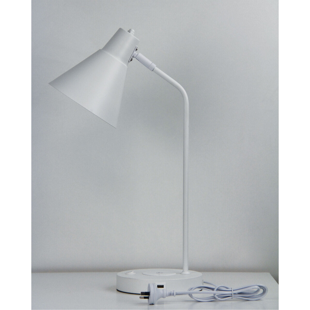 Oriel Lighting TARGA White Desk Lamp with USB and wireless charging
