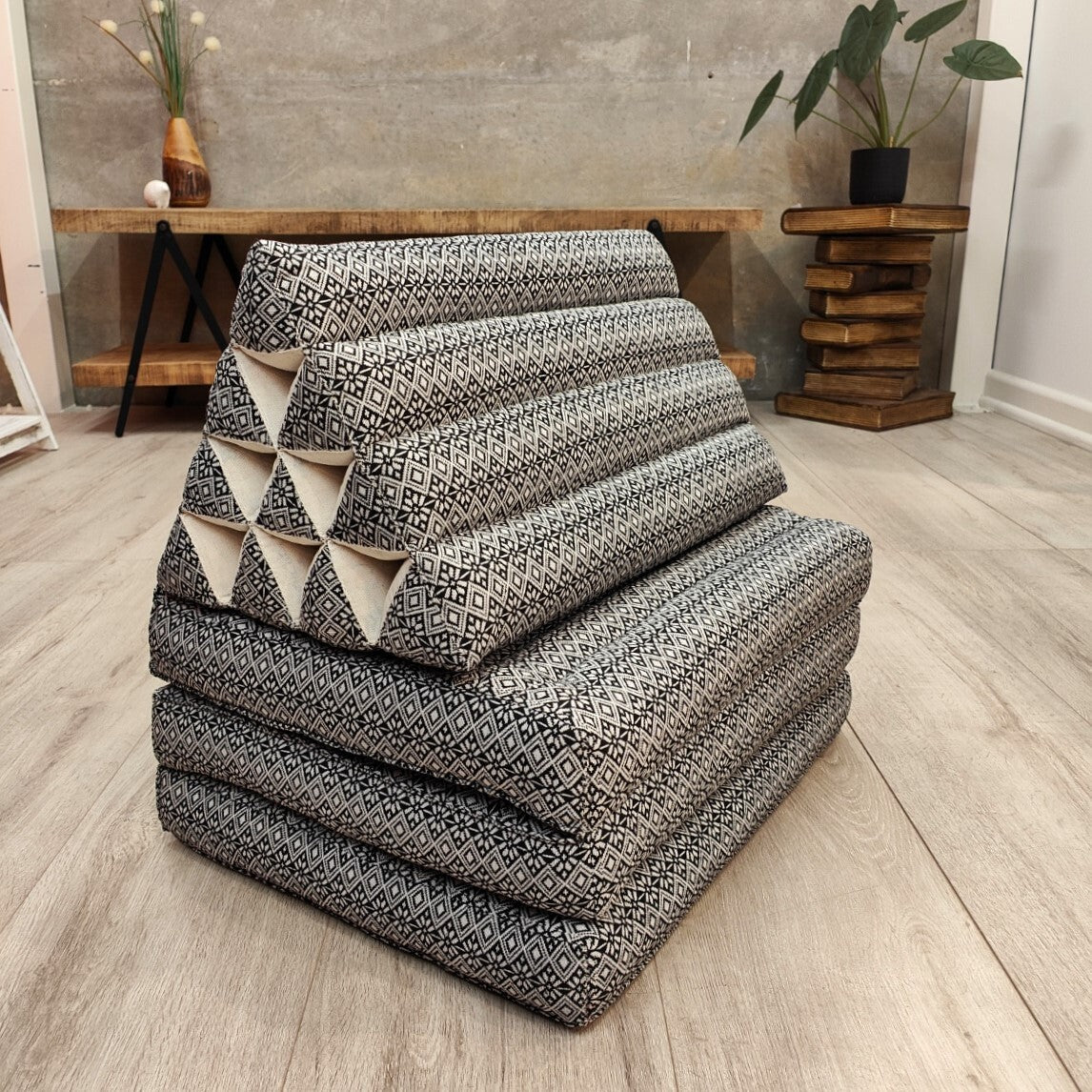 [Large] Thai Triangle Foldable Floor Mattress TTP10B