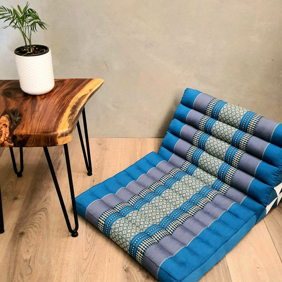 [Jumbo] 1-FOLD Thai Triangle Pillow Floor Daybed